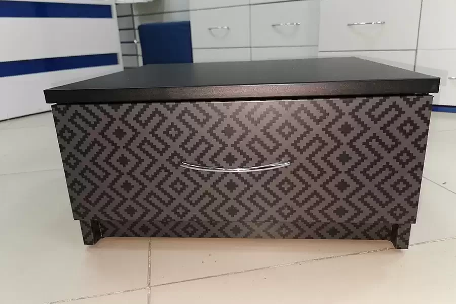 Оклейка холодильника самоклеющейся пленкой